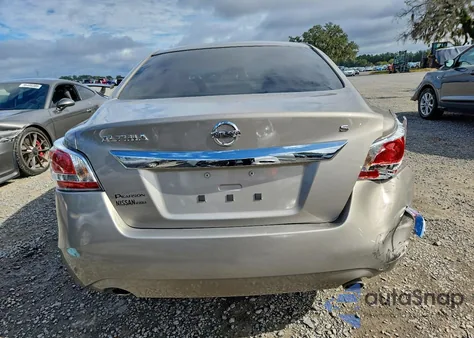 2015 Nissan Altima 2.5 z USA, uszkodzony, nr VIN 1N4AL3AP5FN322112